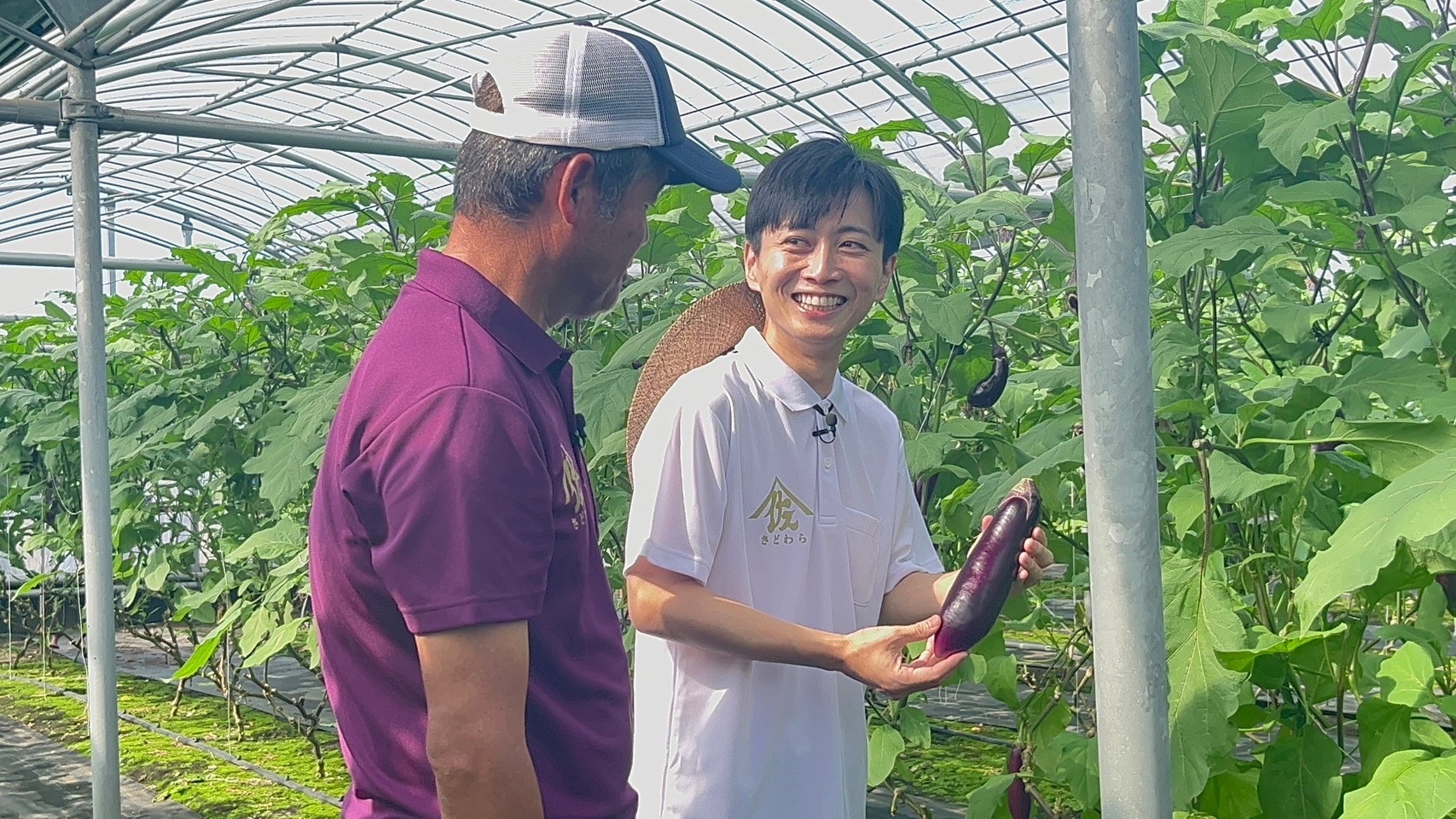 清山宮崎市長とナス農家長谷川さんと佐土原茄子の写真.JPG