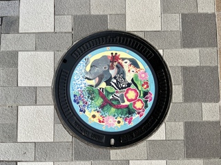 マンホールふた写真3(接写).JPG