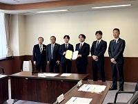 検討委員会報告の画像