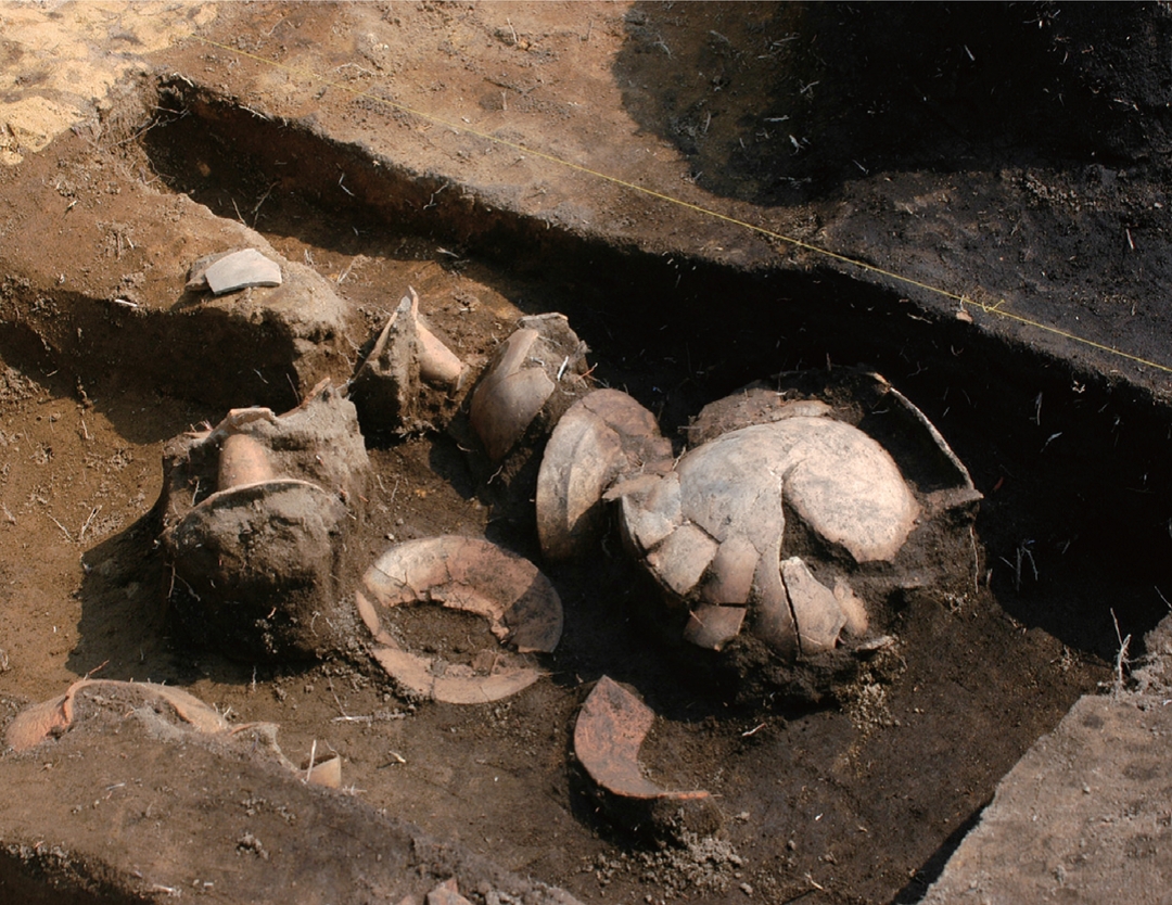 43号地下式横穴墓土師器出土状況.jpg