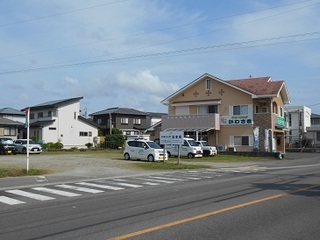 南側駐車場.jpg