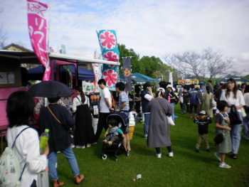 写真1出店の様子.jpg
