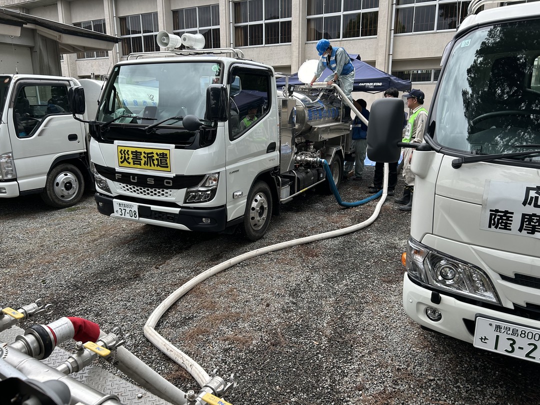 8給水車から給水車へ補水.jpeg