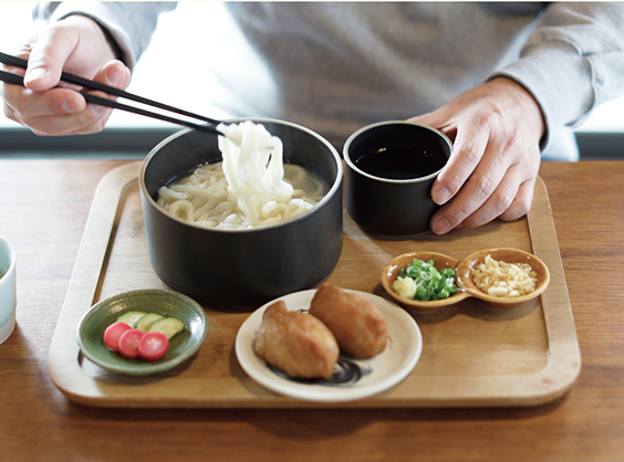 釜あげうどん くろ